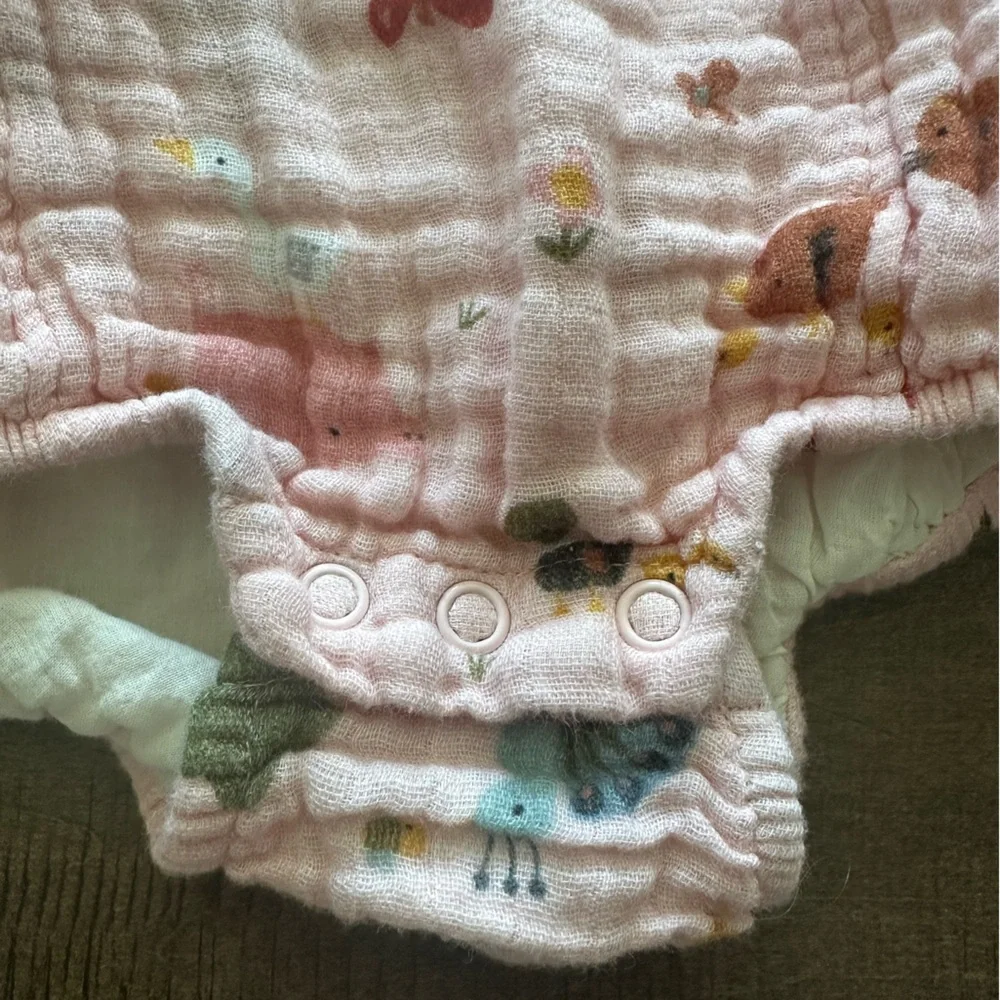 Adorable Pink Animal Print Baby Romper Viverano 0-3 months